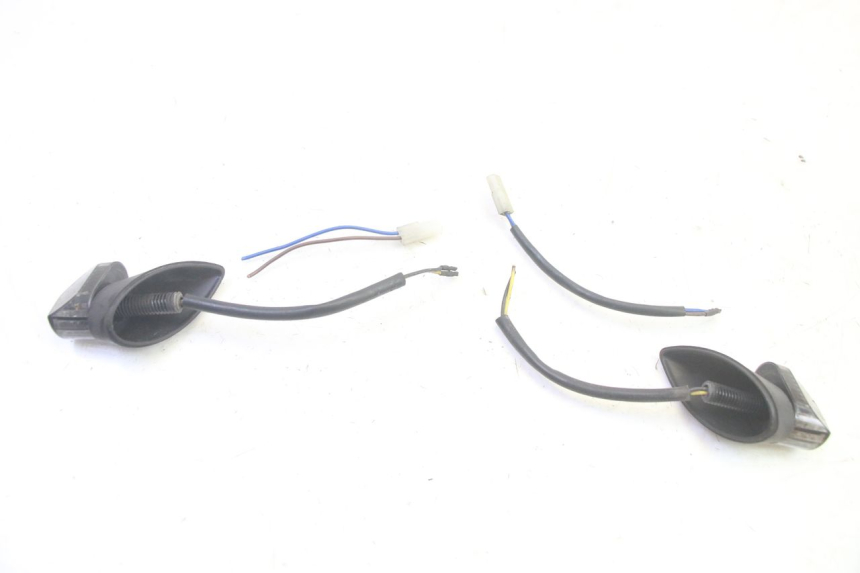 photo de KIERUNKOWSKAZ TYLNY PIAGGIO MP3 500 (2016 - 2018) - Widok główny