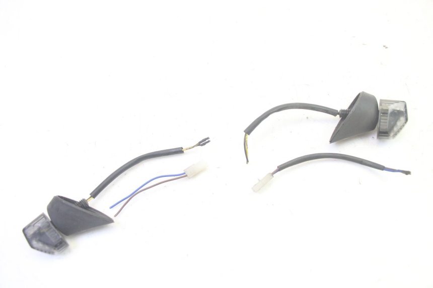 photo de KIERUNKOWSKAZ TYLNY PIAGGIO MP3 500 (2016 - 2018) - Inny kąt widzenia