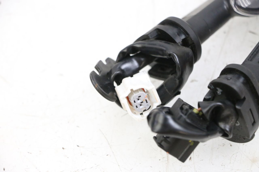 photo de KIERUNKOWSKAZ TYLNY YAMAHA NEO'S CORE 1 (2022 - 2026) - Zbliżenie techniczne