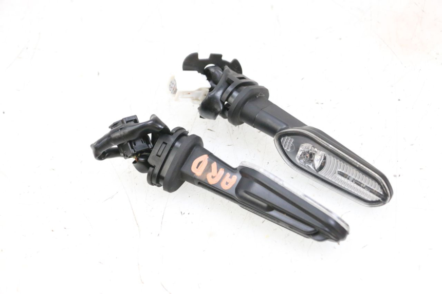 photo de KIERUNKOWSKAZ TYLNY YAMAHA NEO'S CORE 1 (2022 - 2026) - Widok ogólny