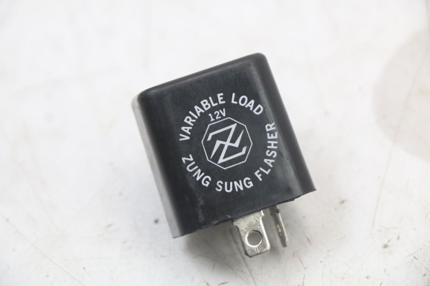 photo de KIERUNKOWSKAZ TYLNY SUZUKI GS F 500 (2004 - 2007) - Zoom stanu zużycia