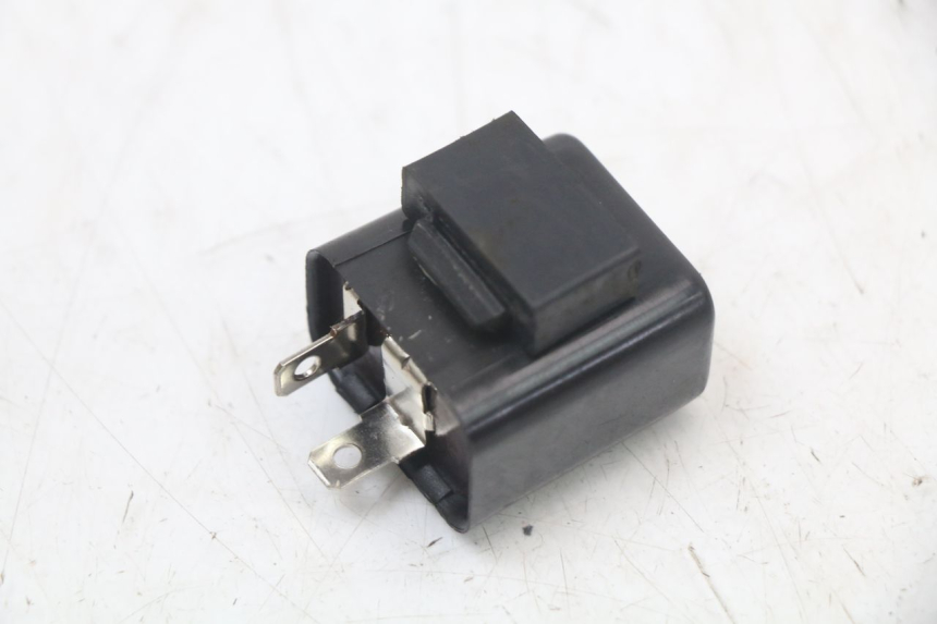 photo de KIERUNKOWSKAZ TYLNY SUZUKI GS F 500 (2004 - 2007) - Zbliżenie techniczne