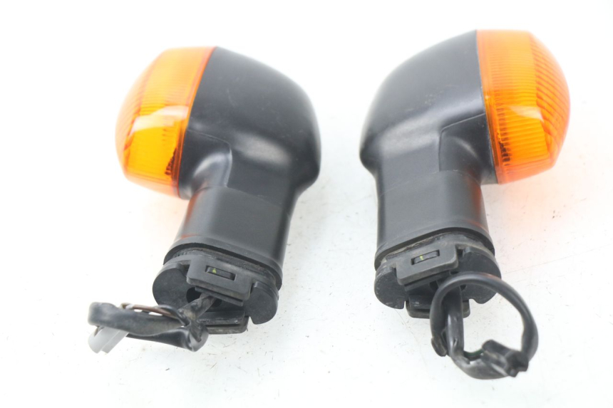 photo de KIERUNKOWSKAZ TYLNY YAMAHA TDM ABS 900 (2002 - 2014) - Zbliżenie techniczne