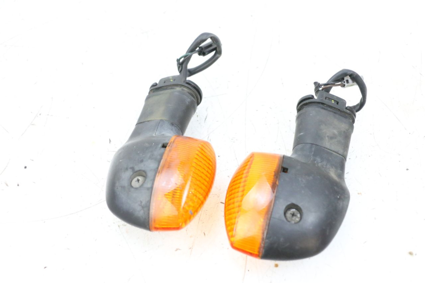 photo de KIERUNKOWSKAZ TYLNY YAMAHA TDM ABS 900 (2002 - 2014) - Inny kąt widzenia