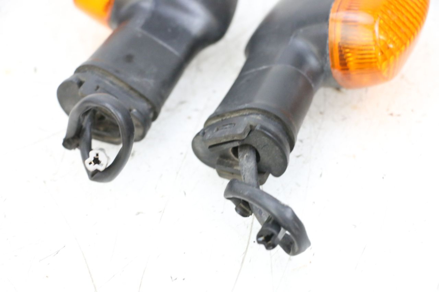 photo de KIERUNKOWSKAZ TYLNY YAMAHA TDM ABS 900 (2002 - 2014) - Widok ogólny