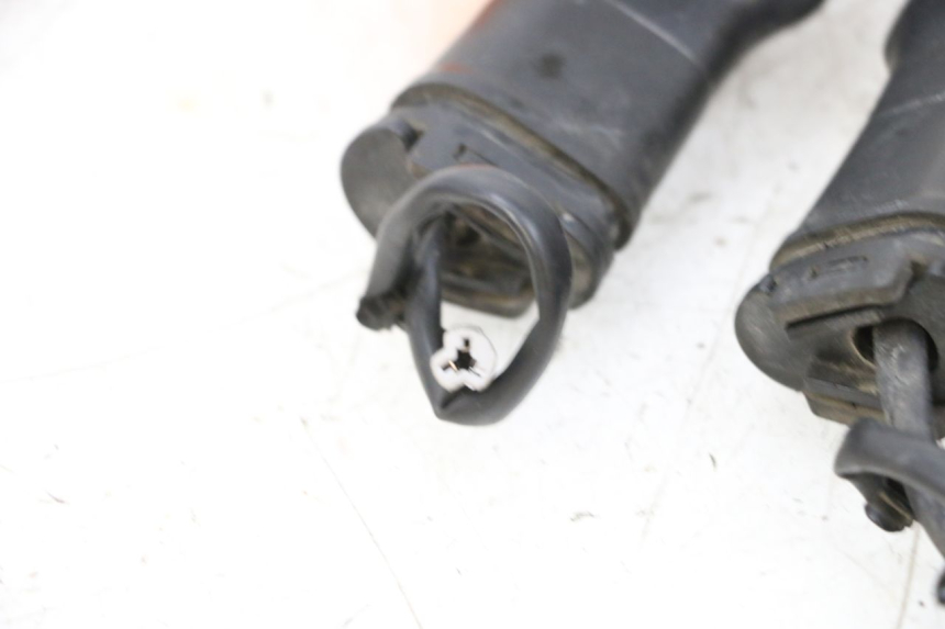 photo de KIERUNKOWSKAZ TYLNY YAMAHA TDM ABS 900 (2002 - 2014) - Punkty mocowania