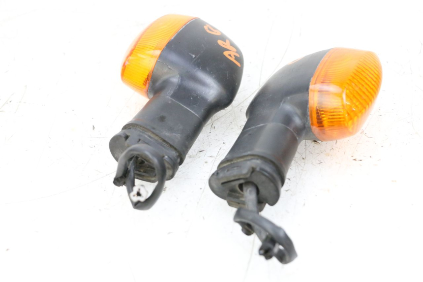 photo de KIERUNKOWSKAZ TYLNY YAMAHA TDM ABS 900 (2002 - 2014) - Stan powierzchni