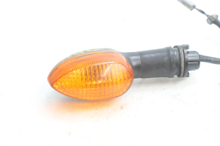 photo de KIERUNKOWSKAZ TYLNY YAMAHA TDM ABS 900 (2002 - 2014) - Inny kąt widzenia