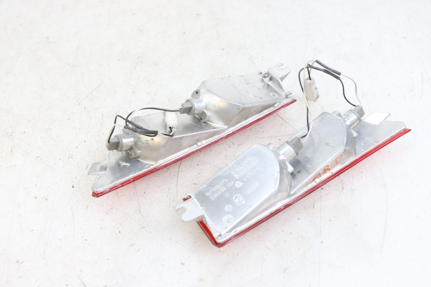 photo de KIERUNKOWSKAZ TYLNY PIAGGIO XEVO - X EVO 125 (2007 - 2017) - Zoom stanu zużycia