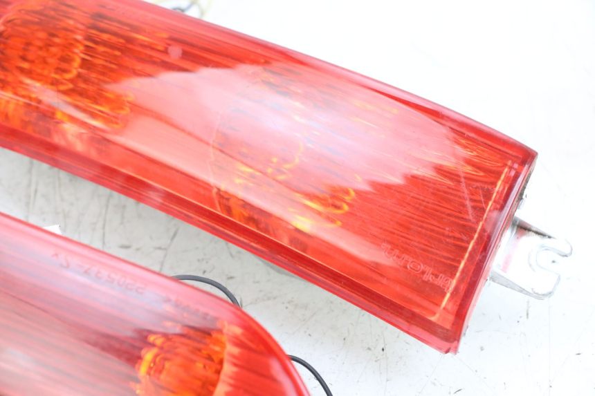 photo de KIERUNKOWSKAZ TYLNY PIAGGIO XEVO - X EVO 125 (2007 - 2017) - Punkty mocowania