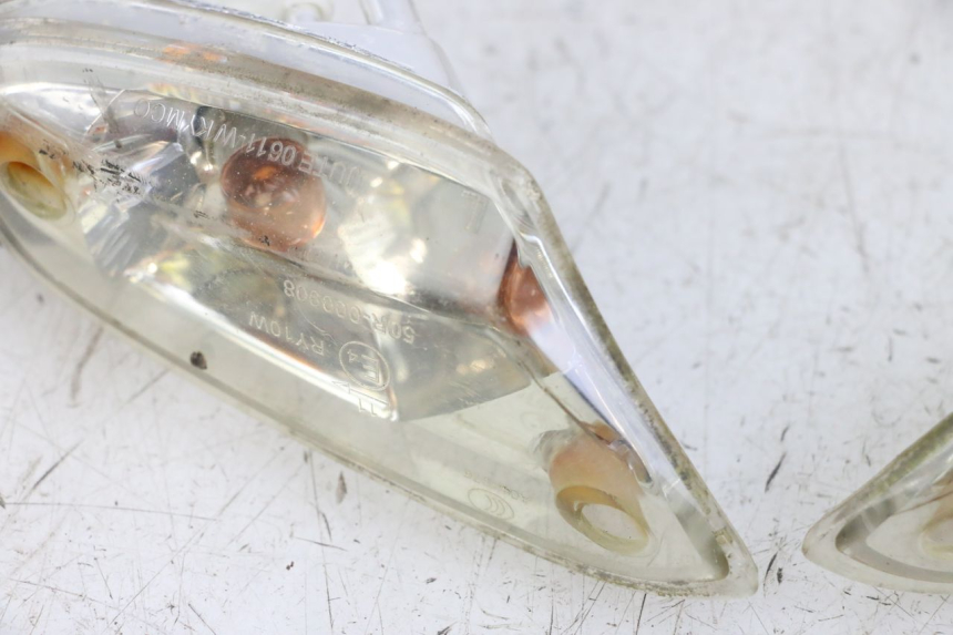 photo de KIERUNKOWSKAZ PRZEDNI KYMCO AGILITY 4T 50 (2018 - 2022) - Punkty mocowania