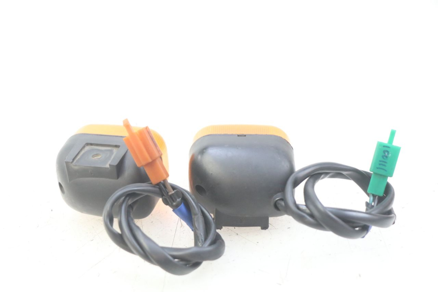 photo de KIERUNKOWSKAZ PRZEDNI YAMAHA BW'S BWS 125 (2010 - 2013) - Zoom stanu zużycia