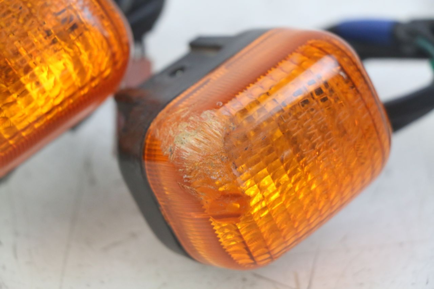 photo de KIERUNKOWSKAZ PRZEDNI YAMAHA BW'S BWS 125 (2010 - 2013) - Zbliżenie techniczne