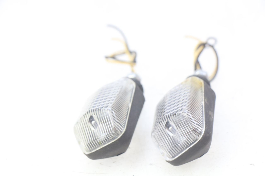 photo de KIERUNKOWSKAZ PRZEDNI HONDA CB 500 (1997 - 2003) - Zbliżenie techniczne