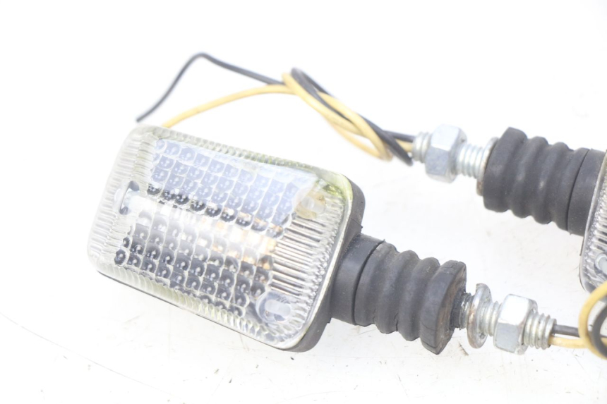 photo de KIERUNKOWSKAZ PRZEDNI HONDA CB 500 (1997 - 2003) - Widok ogólny