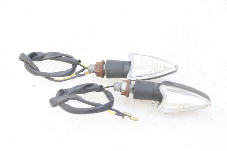 photo de KIERUNKOWSKAZ PRZEDNI HONDA CBF 500 (2004 - 2007) - Widok ogólny