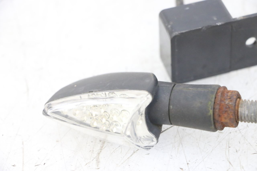 photo de KIERUNKOWSKAZ PRZEDNI HONDA CBF 500 (2004 - 2007) - Część sprawdzona