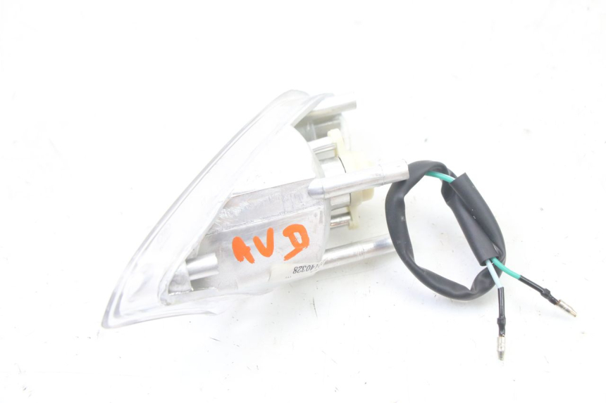 photo de KIERUNKOWSKAZ PRZEDNI PRAWY KYMCO AGILITY 4T 50 (2005 - 2018) - Zbliżenie techniczne