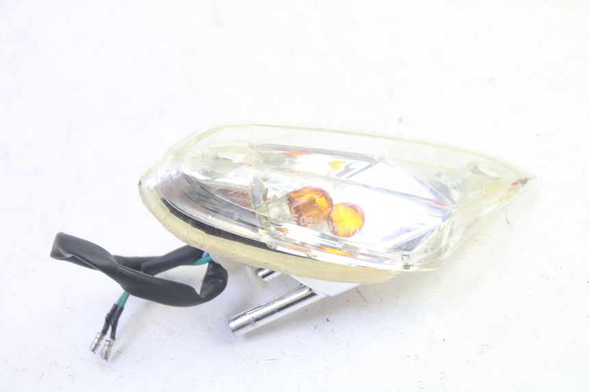 photo de KIERUNKOWSKAZ PRZEDNI PRAWY KYMCO AGILITY 4T 50 (2018 - 2022) - Zbliżenie techniczne