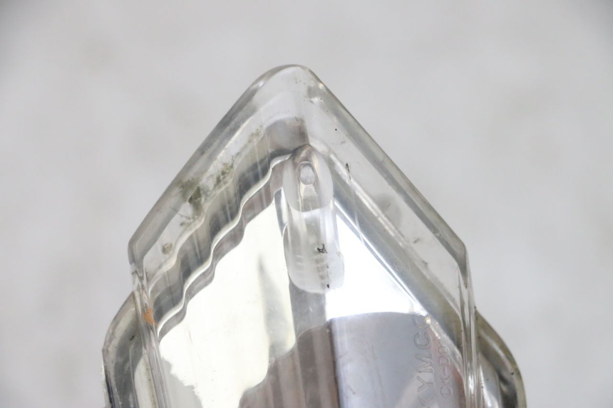 photo de KIERUNKOWSKAZ PRZEDNI PRAWY KYMCO AGILITY CITY 4T 50 (2008 - 2016) - Szczegół części