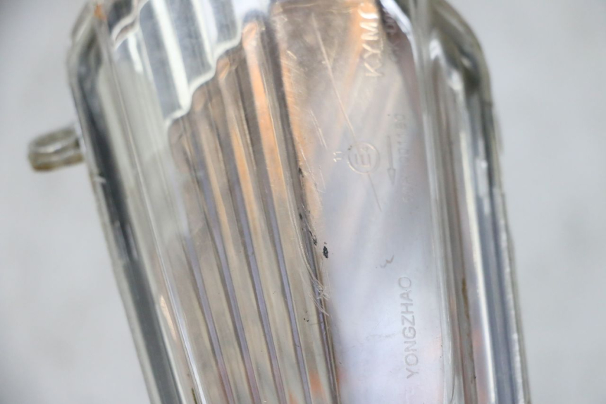 photo de KIERUNKOWSKAZ PRZEDNI PRAWY KYMCO AGILITY CITY 4T 50 (2008 - 2016) - Zoom stanu zużycia