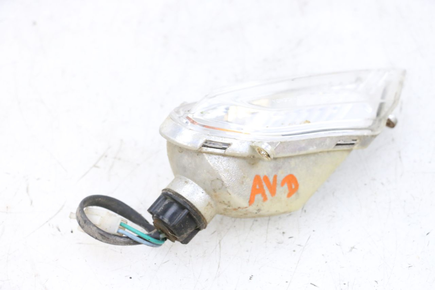 photo de KIERUNKOWSKAZ PRZEDNI PRAWY KYMCO AGILITY CITY 4T 50 (2008 - 2016) - Stan powierzchni