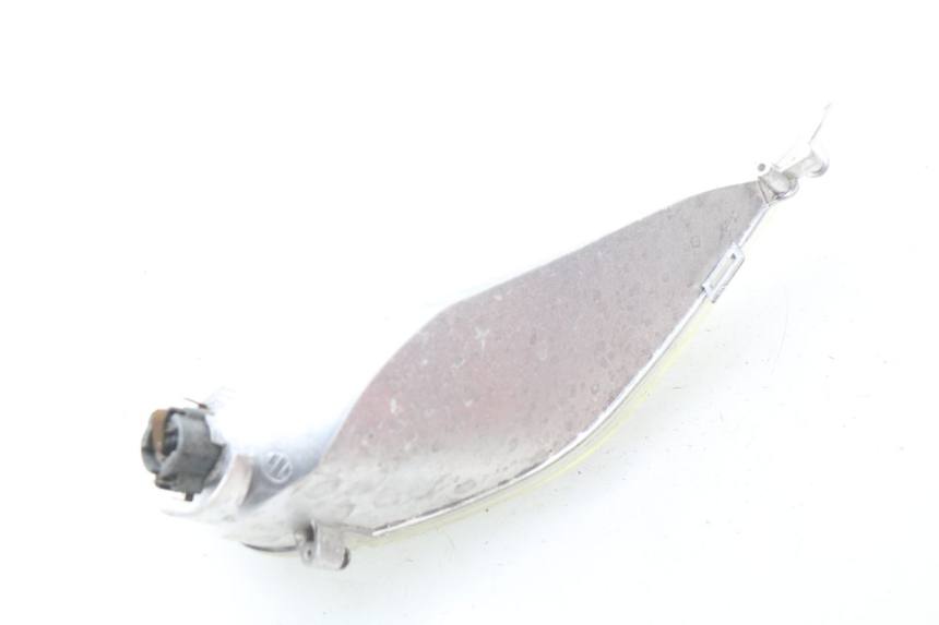 photo de KIERUNKOWSKAZ PRZEDNI PRAWY APRILIA ATLANTIC 125 (2003 - 2009) - Inny kąt widzenia