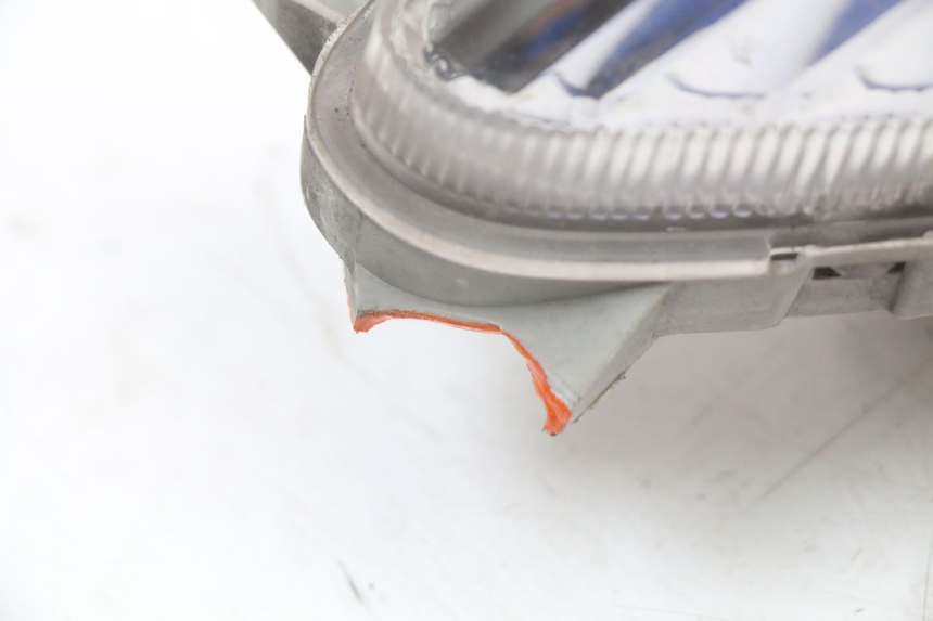 photo de KIERUNKOWSKAZ PRZEDNI PRAWY SUZUKI BURGMAN 125 (2007 - 2014) - Zoom stanu zużycia