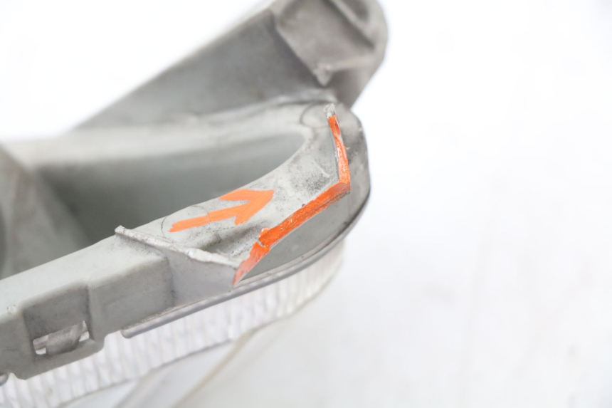 photo de KIERUNKOWSKAZ PRZEDNI PRAWY SUZUKI BURGMAN 125 (2007 - 2014) - Punkty mocowania