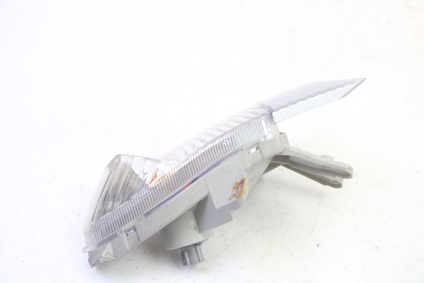 photo de KIERUNKOWSKAZ PRZEDNI PRAWY SUZUKI BURGMAN 125 (2007 - 2014) - Zoom stanu zużycia