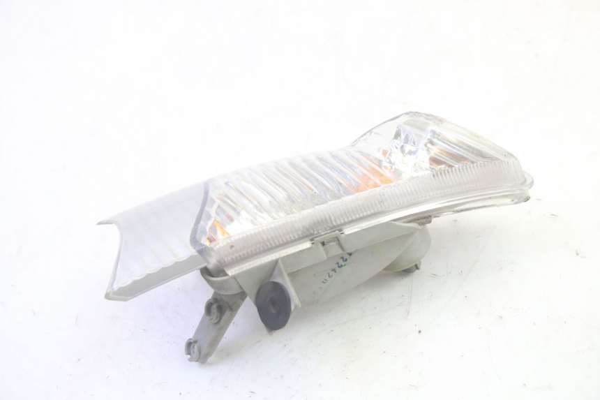 photo de KIERUNKOWSKAZ PRZEDNI PRAWY SUZUKI BURGMAN 125 (2007 - 2014) - Inny kąt widzenia