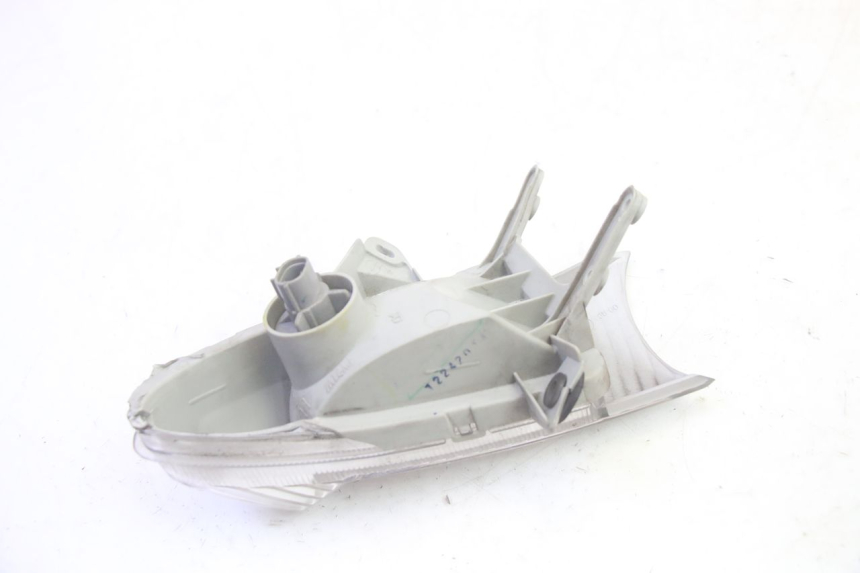 photo de KIERUNKOWSKAZ PRZEDNI PRAWY SUZUKI BURGMAN 125 (2007 - 2014) - Zbliżenie techniczne