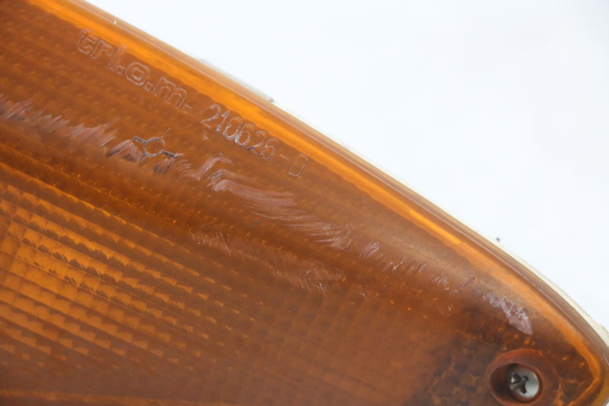 photo de KIERUNKOWSKAZ PRZEDNI PRAWY BMW C1 125 (2000 - 2003) - Szczegół części