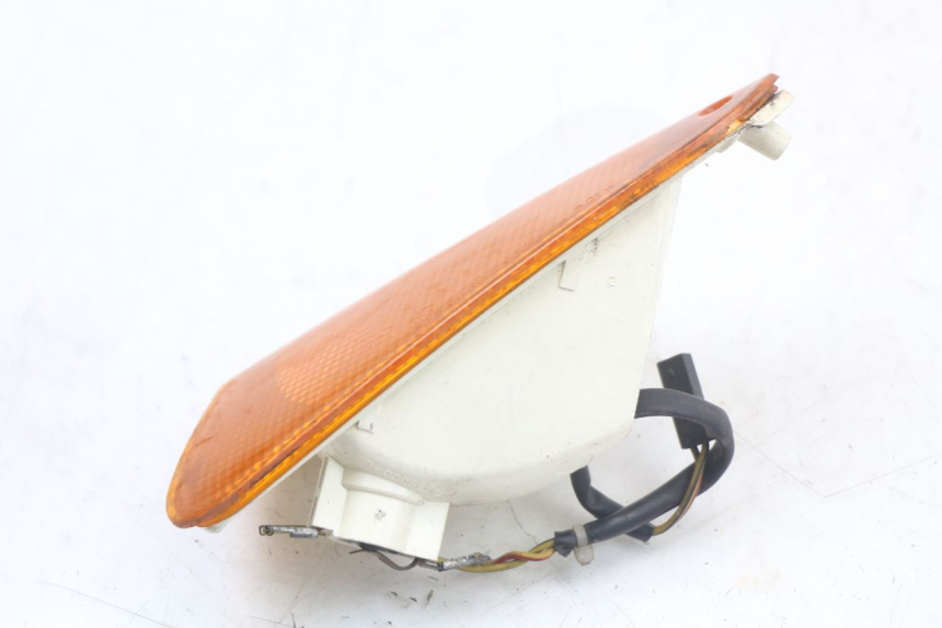 photo de KIERUNKOWSKAZ PRZEDNI PRAWY BMW C1 125 (2000 - 2003) - Zbliżenie techniczne