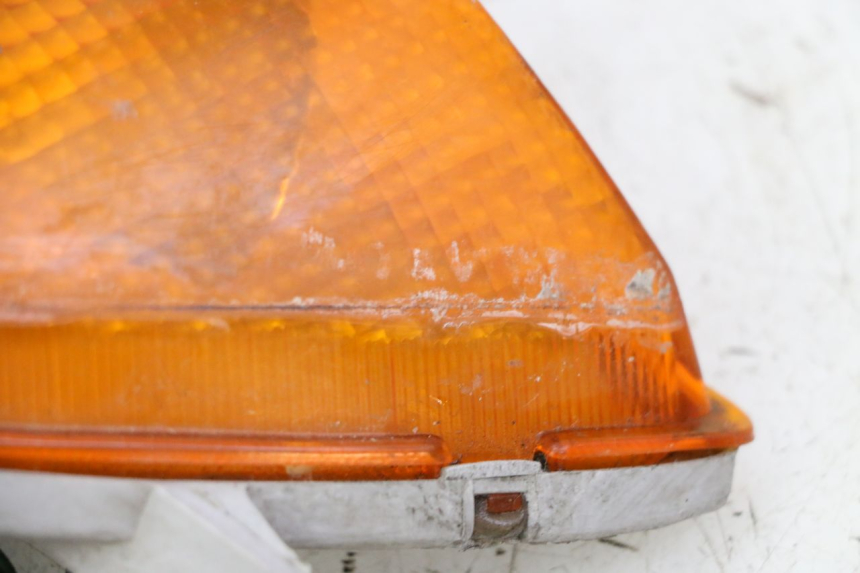 photo de KIERUNKOWSKAZ PRZEDNI PRAWY HONDA CBR F SC25 1000 (1989 - 1992) - Oznaczenia i referencje