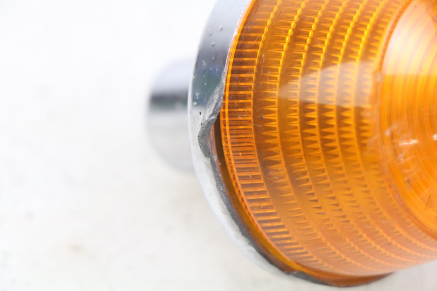 photo de KIERUNKOWSKAZ PRZEDNI PRAWY HONDA CM 125 (1983 - 2003) - Inny kąt widzenia