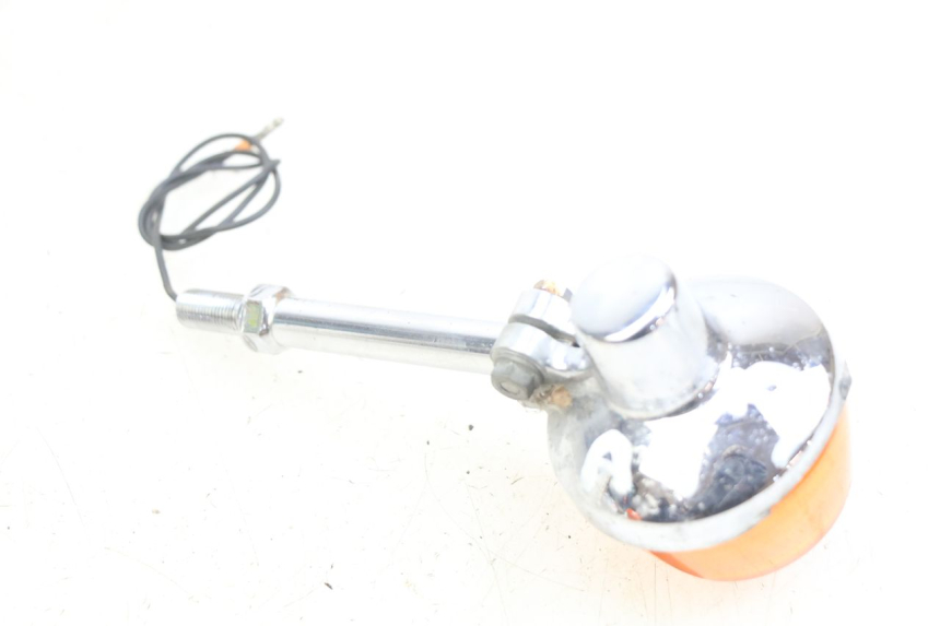 photo de KIERUNKOWSKAZ PRZEDNI PRAWY HONDA CM 125 (1983 - 2003) - Zbliżenie techniczne