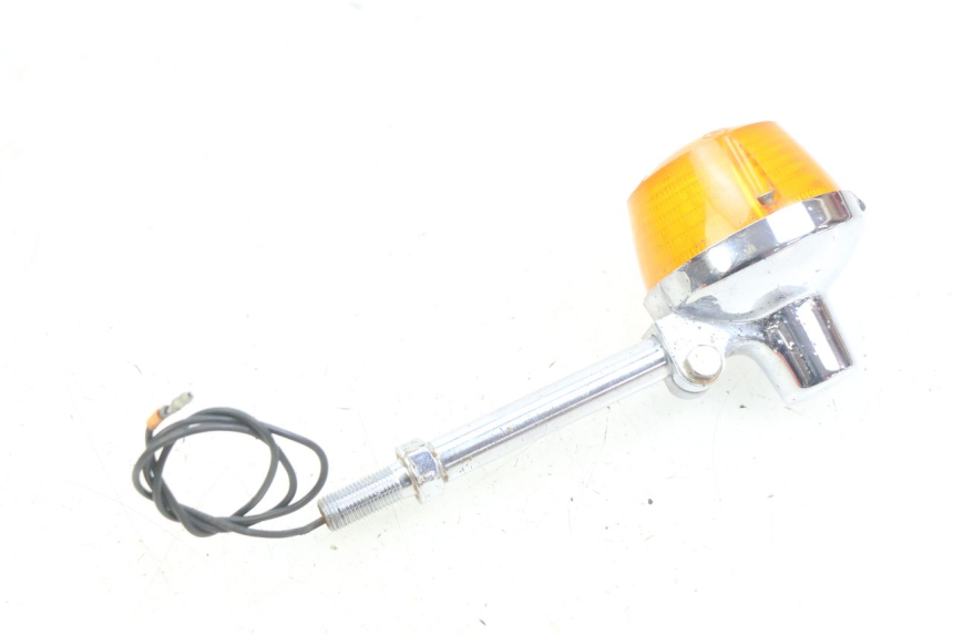 photo de KIERUNKOWSKAZ PRZEDNI PRAWY HONDA CM 125 (1983 - 2003) - Stan powierzchni