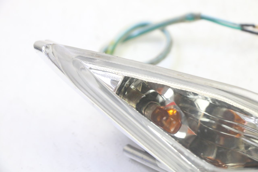 photo de KIERUNKOWSKAZ PRZEDNI PRAWY SYM CROX 4T 50 (2016 - 2023) - Szczegół części