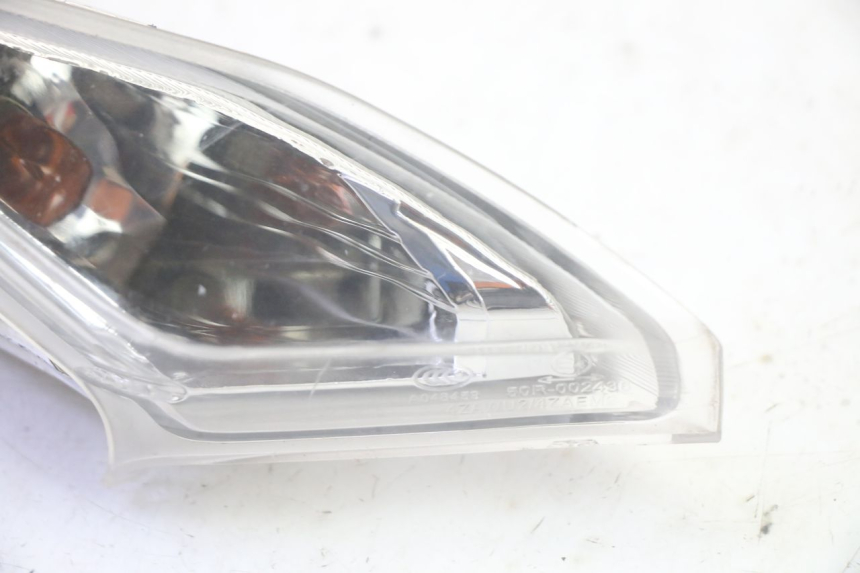 photo de KIERUNKOWSKAZ PRZEDNI PRAWY SYM CROX 4T 50 (2016 - 2023) - Zoom stanu zużycia