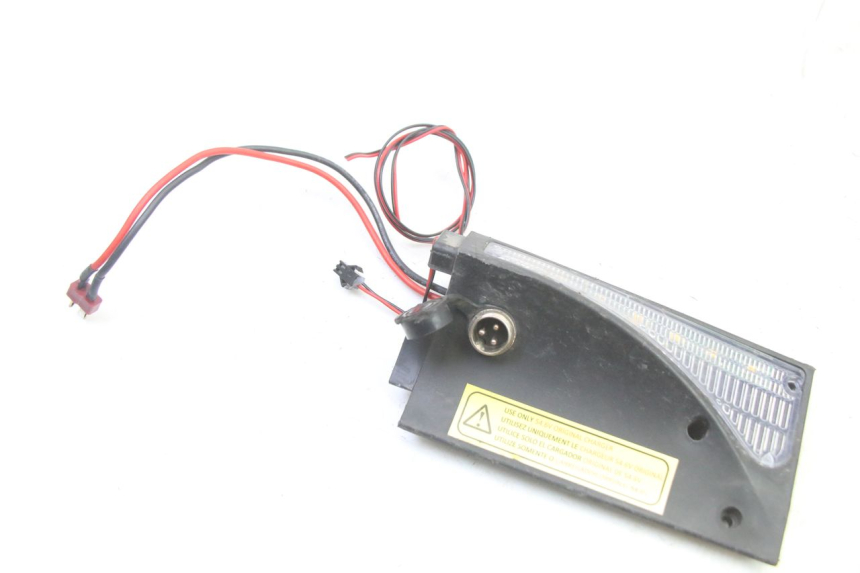 photo de KIERUNKOWSKAZ PRZEDNI PRAWY URBANGLIDE E-CROSS PRO 1 - Widok główny