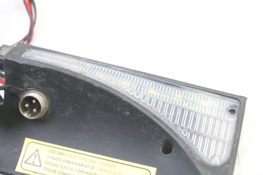 photo de KIERUNKOWSKAZ PRZEDNI PRAWY URBANGLIDE E-CROSS PRO 1 - Inny kąt widzenia