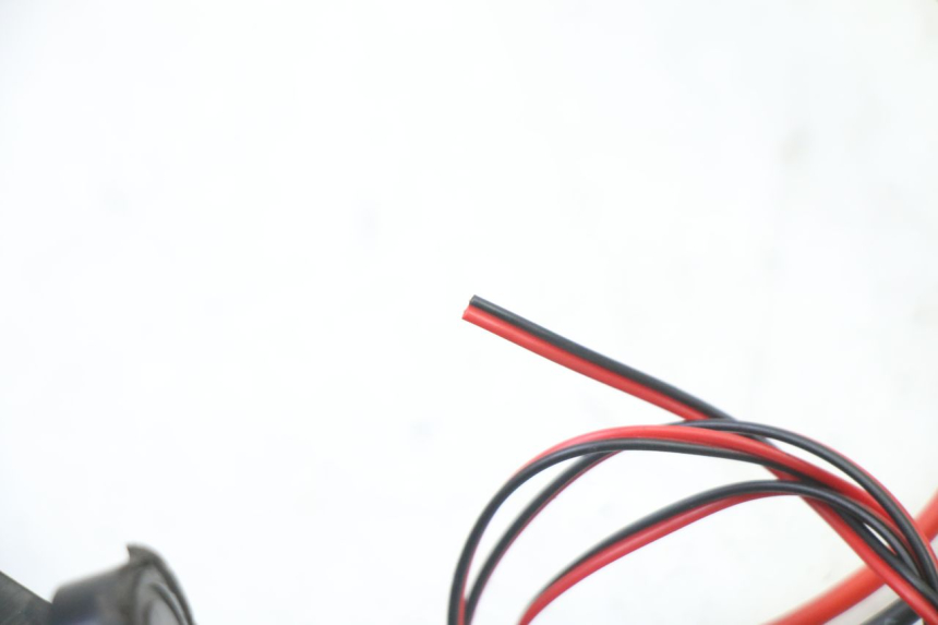 photo de KIERUNKOWSKAZ PRZEDNI PRAWY URBANGLIDE E-CROSS PRO 1 - Część sprawdzona