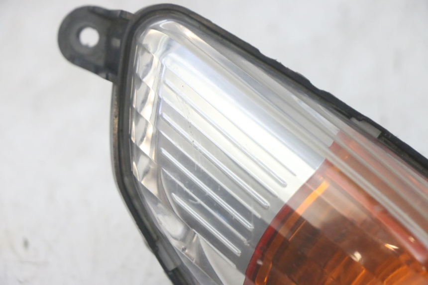 photo de KIERUNKOWSKAZ PRZEDNI PRAWY YAMAHA FJR ABS 1300 (2006 - 2012) - Stan powierzchni