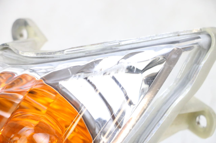 photo de KIERUNKOWSKAZ PRZEDNI PRAWY MBK FLAME X 125 (2007 - 2016) - Punkty mocowania