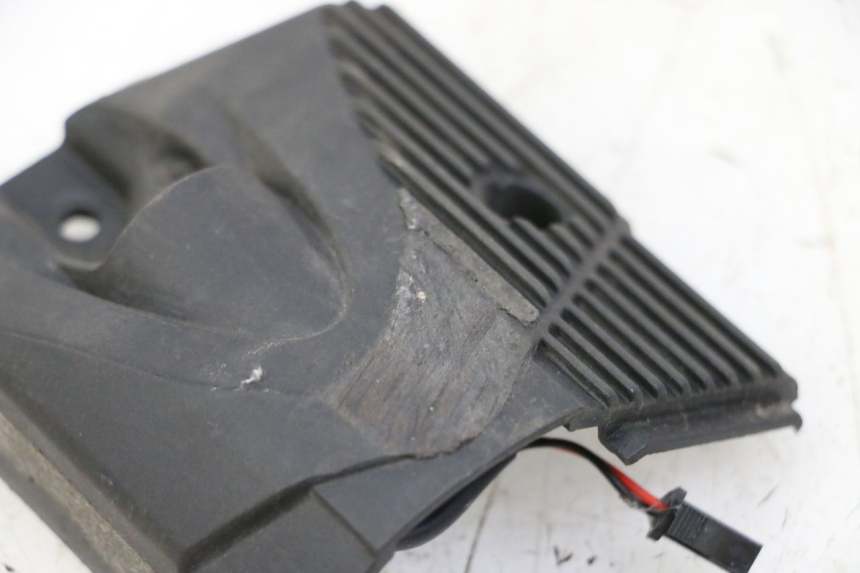 photo de KIERUNKOWSKAZ PRZEDNI PRAWY KUKIRIN G2 MASTER 1 - Zbliżenie techniczne