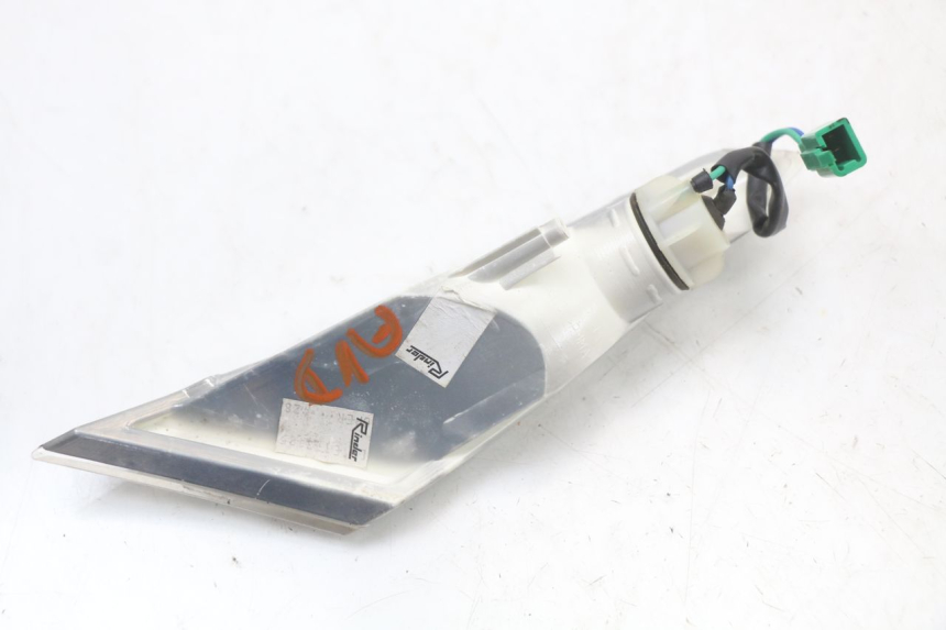 photo de KIERUNKOWSKAZ PRZEDNI PRAWY PEUGEOT GEOPOLIS RS 125 (2007 - 2009) - Inny kąt widzenia