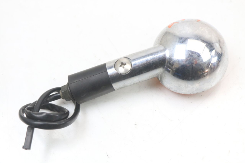 photo de KIERUNKOWSKAZ PRZEDNI PRAWY SUZUKI GZ MARAUDER 125 (1998 - 2004) - Inny kąt widzenia