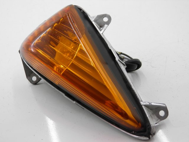 photo de KIERUNKOWSKAZ PRZEDNI PRAWY HONDA CBF S ABS 600 (2004 - 2007) - Inny kąt widzenia