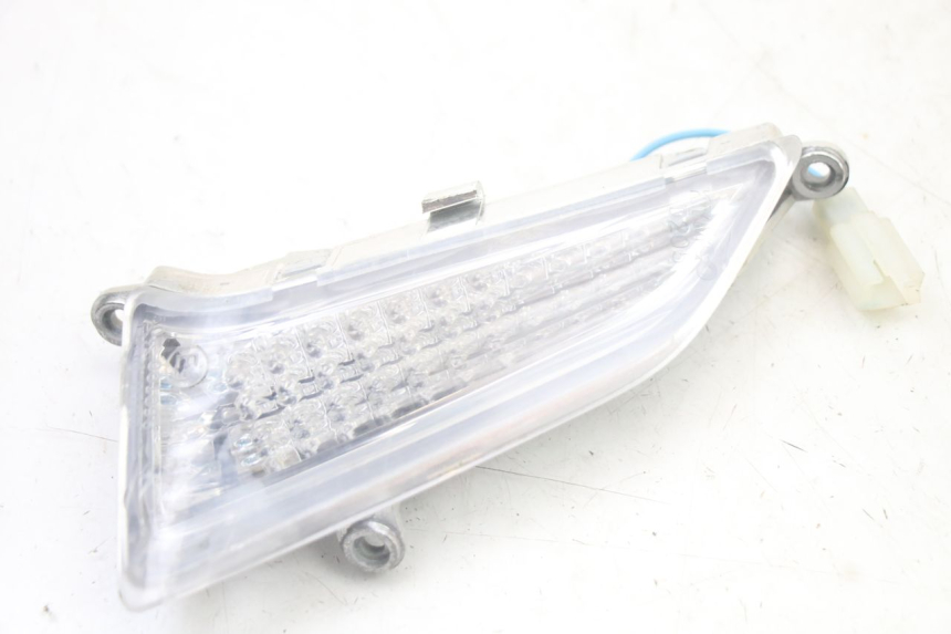 photo de KIERUNKOWSKAZ PRZEDNI PRAWY KYMCO PEOPLE S 125 (2000 - 2008) - Widok główny